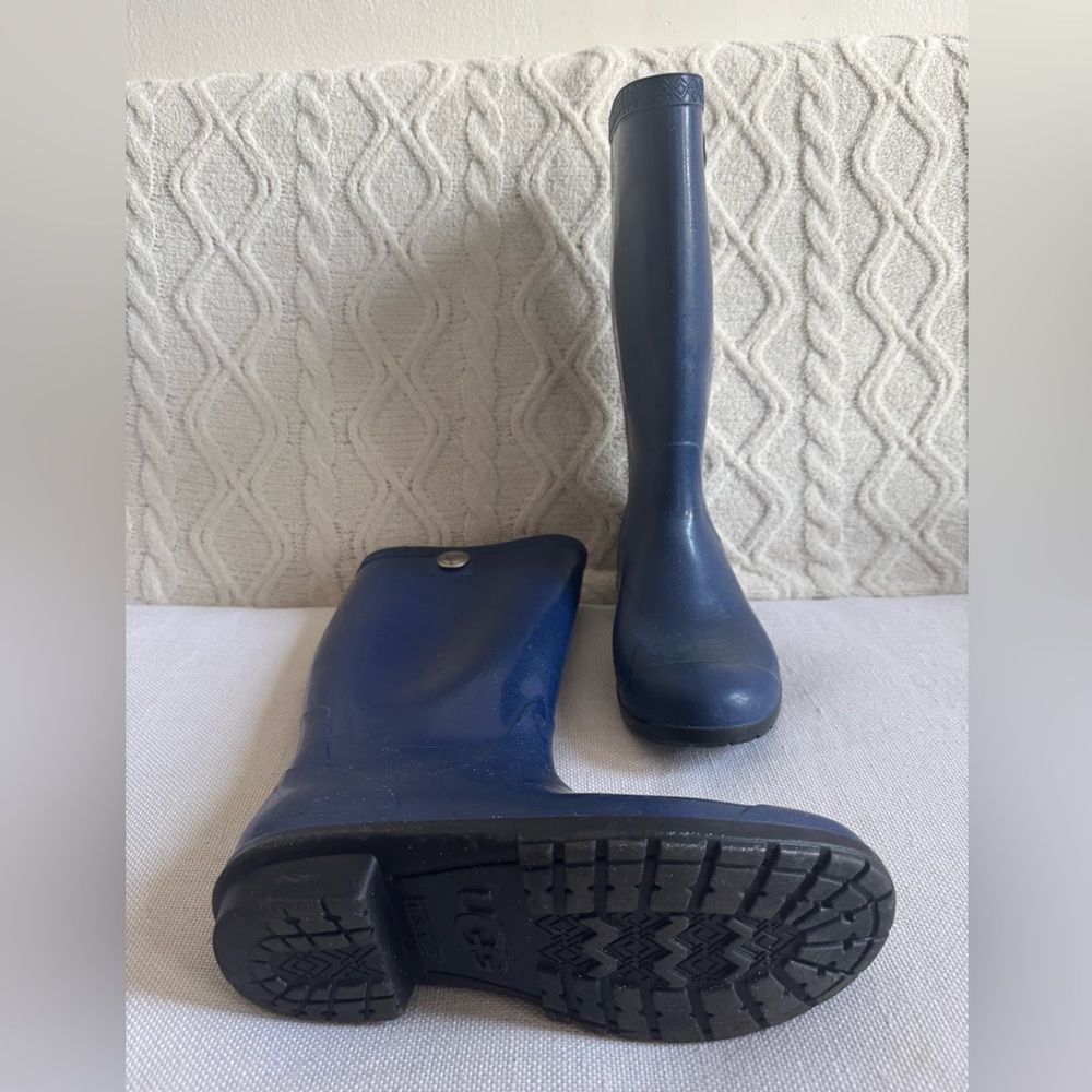 Ugg Women’s Rain Boots
Navy Blue Rain Boots - Picture 4 of 4